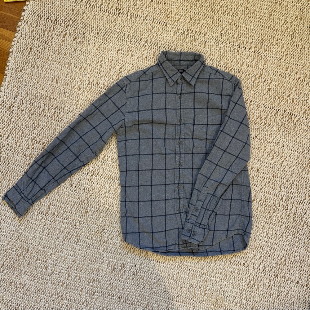 Men's Uniqlo Gray Checkered Shirt